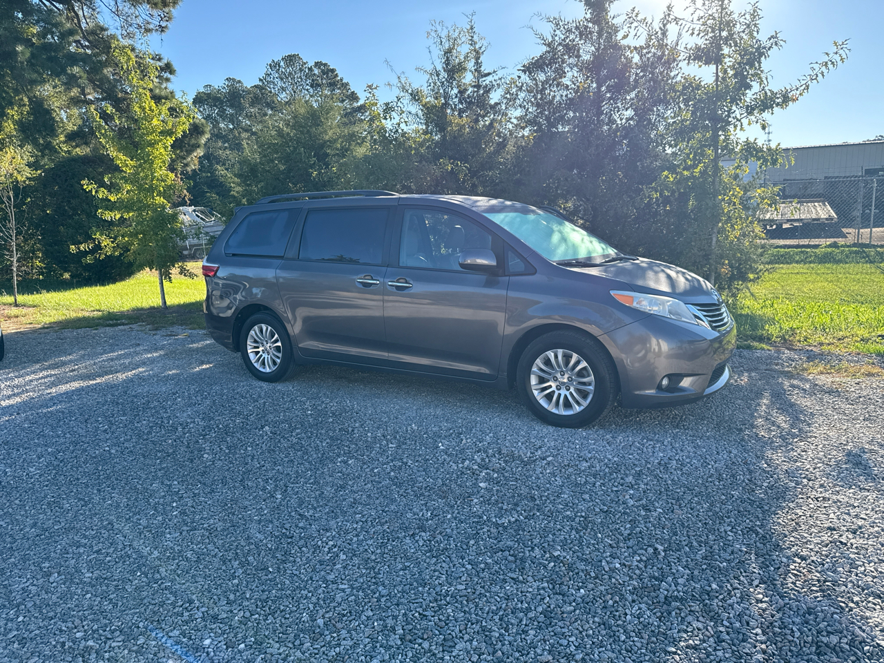 2015 Toyota Sienna XLE FWD 8-Passenger V6