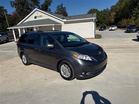 2015 Toyota Sienna XLE FWD 8-Passenger V6