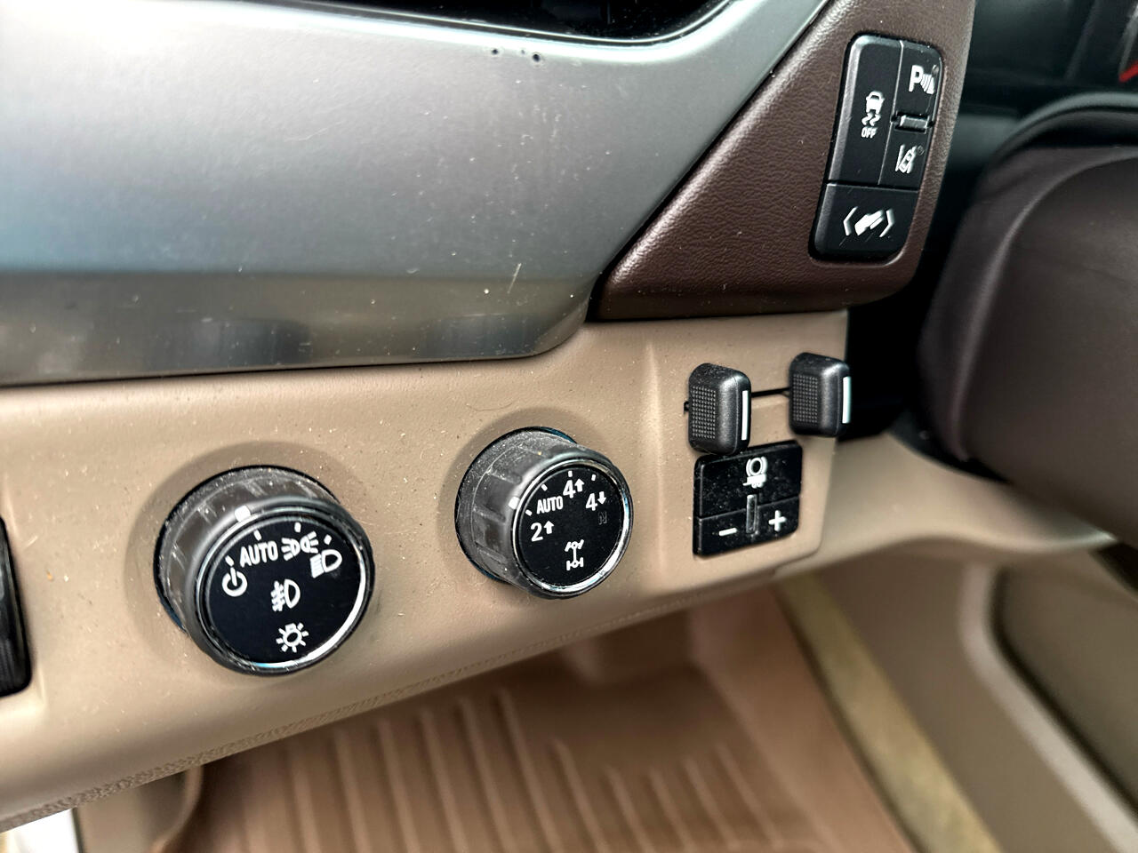 Chevrolet Suburban LTZ 1500 4WD 2015