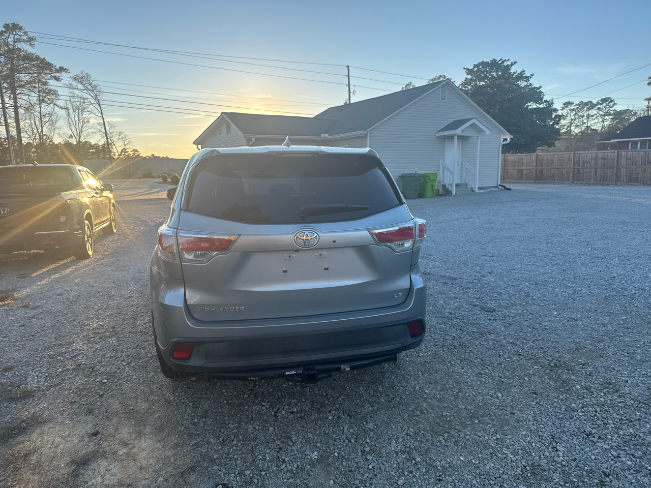 Toyota Highlander LE Plus FWD V6 2015