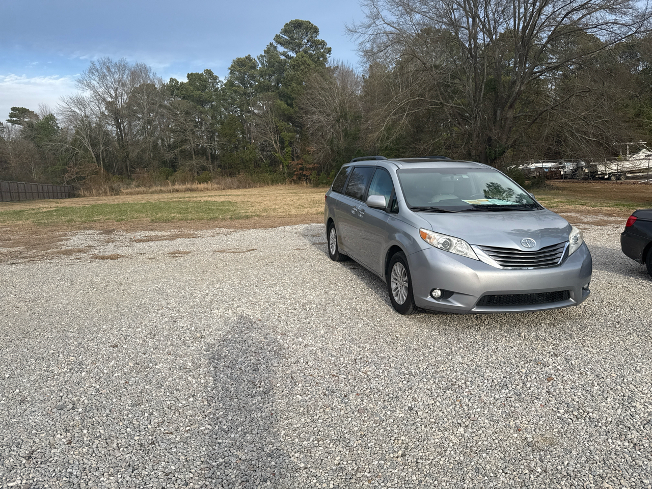 Toyota Sienna XLE FWD 8-Passenger V6 2016