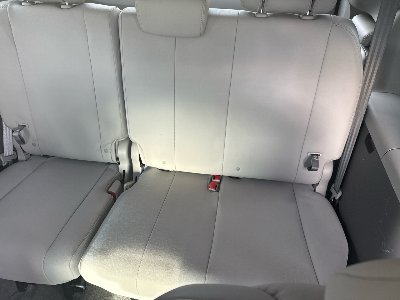Toyota Sienna XLE FWD 8-Passenger V6 2016