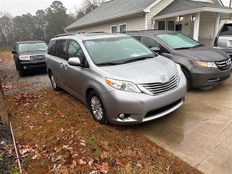 2016 Toyota Sienna XLE FWD 8-Passenger V6