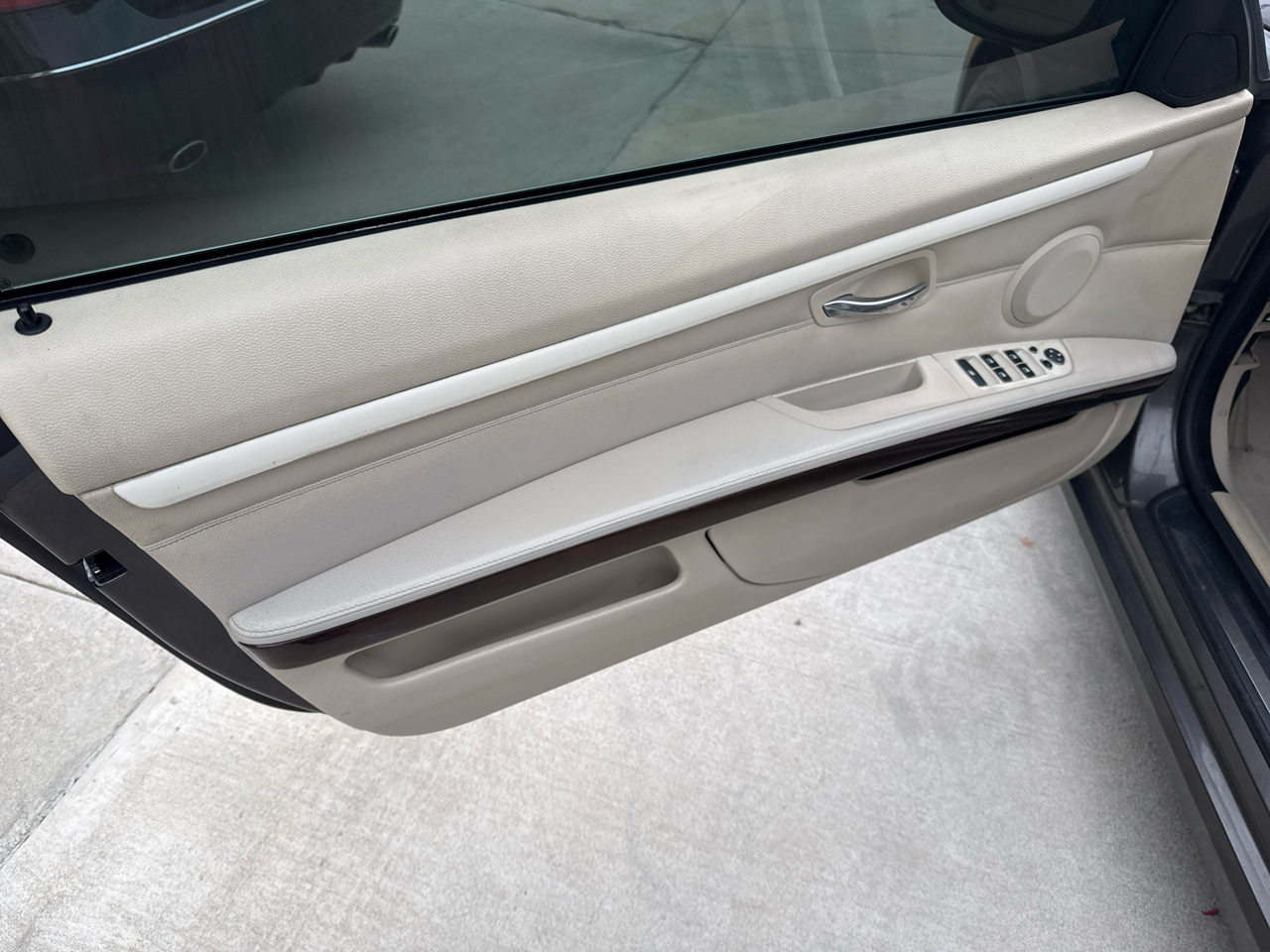 BMW 3-Series 328i Convertible 2011