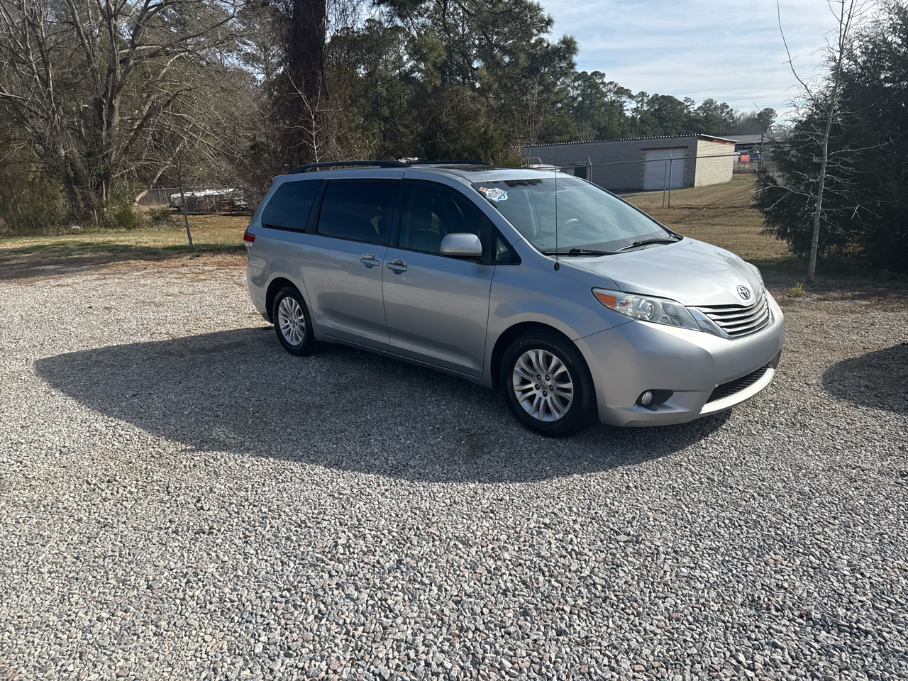 2014 Toyota Sienna XLE FWD 8-Passenger V6