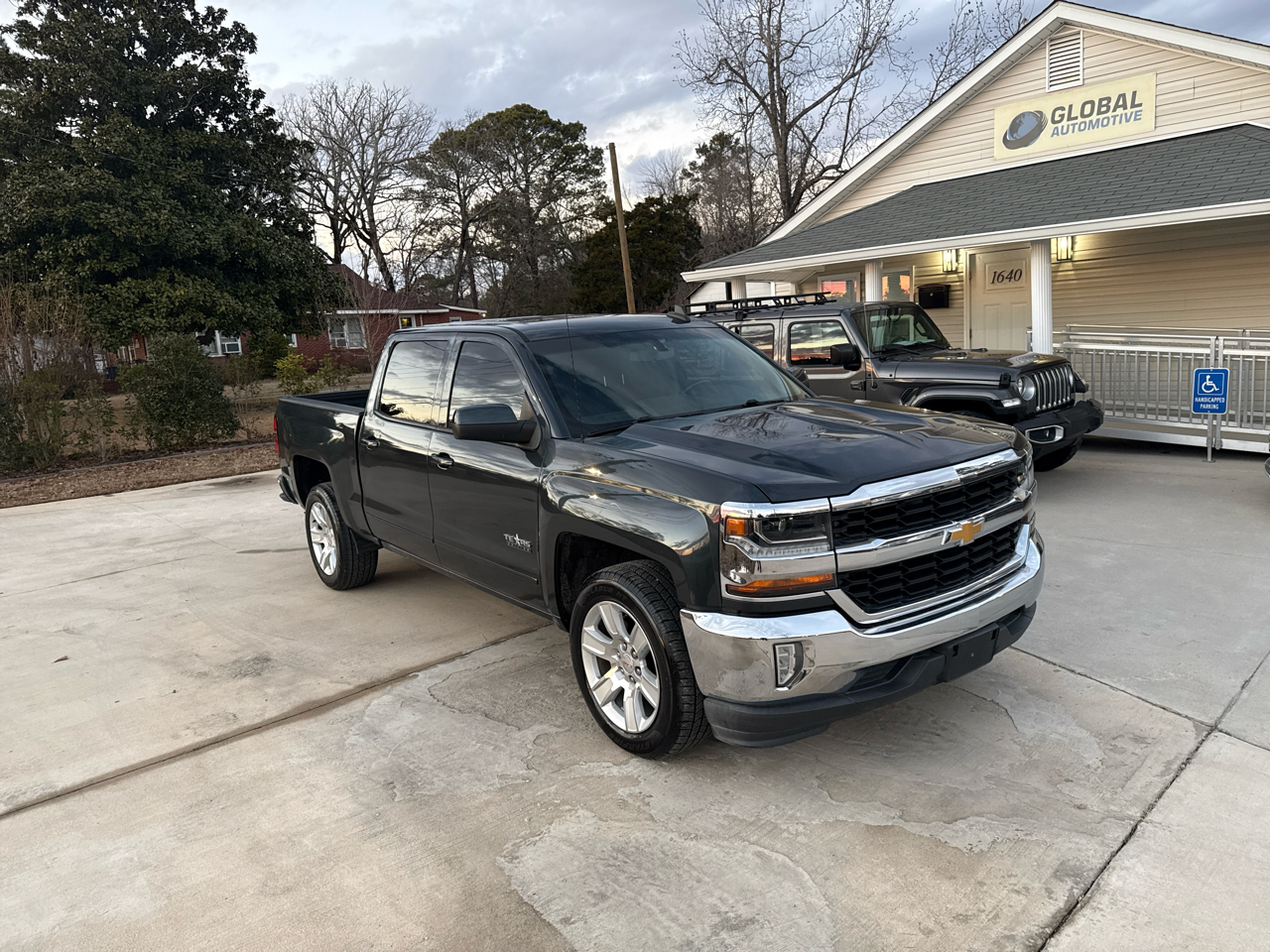 Chevrolet Silverado 1500 LT Crew Cab 2WD 2018