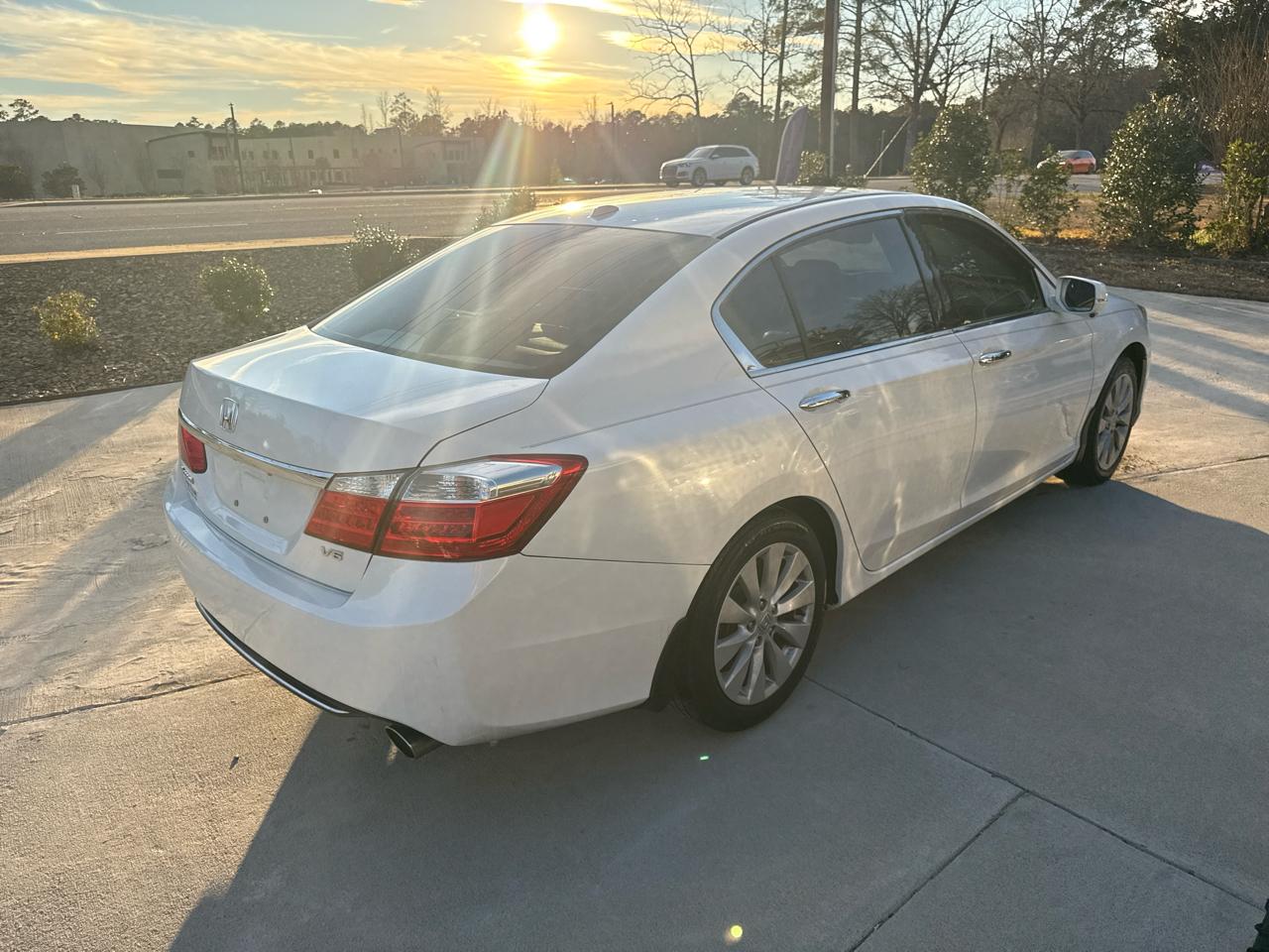 Honda Accord EX-L V6 Sedan AT with Navigation 2015