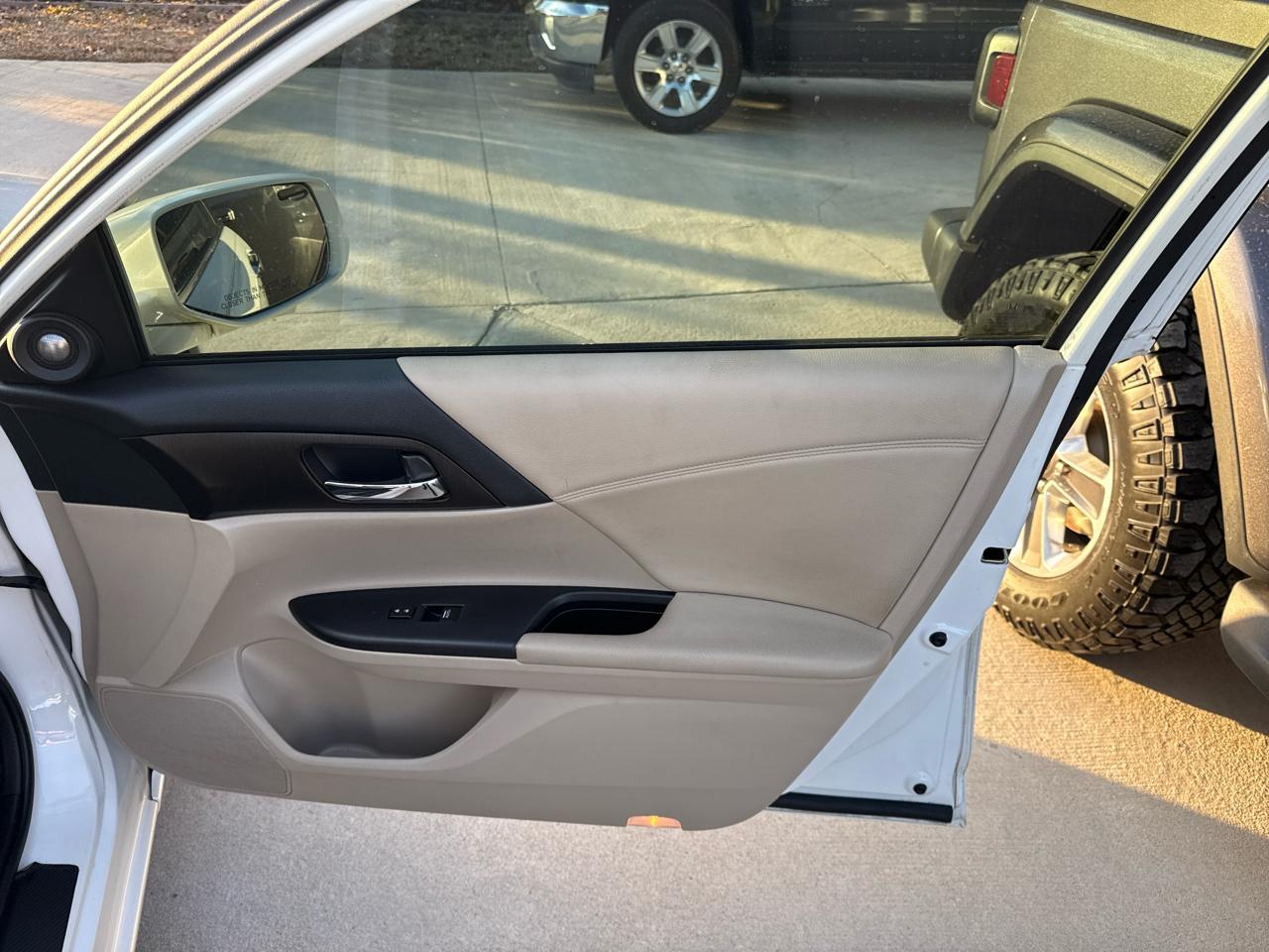 Honda Accord EX-L V6 Sedan AT with Navigation 2015