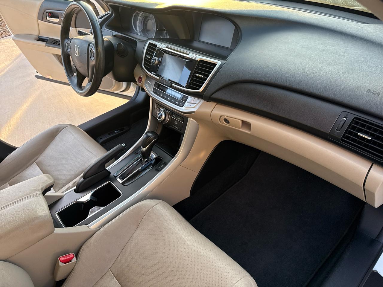 Honda Accord EX-L V6 Sedan AT with Navigation 2015