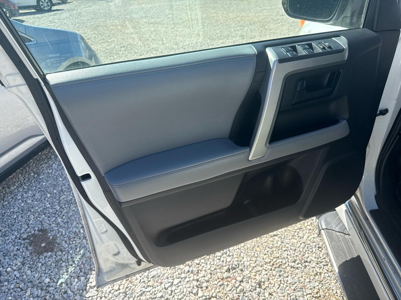 Toyota 4Runner SR5 2WD 2012