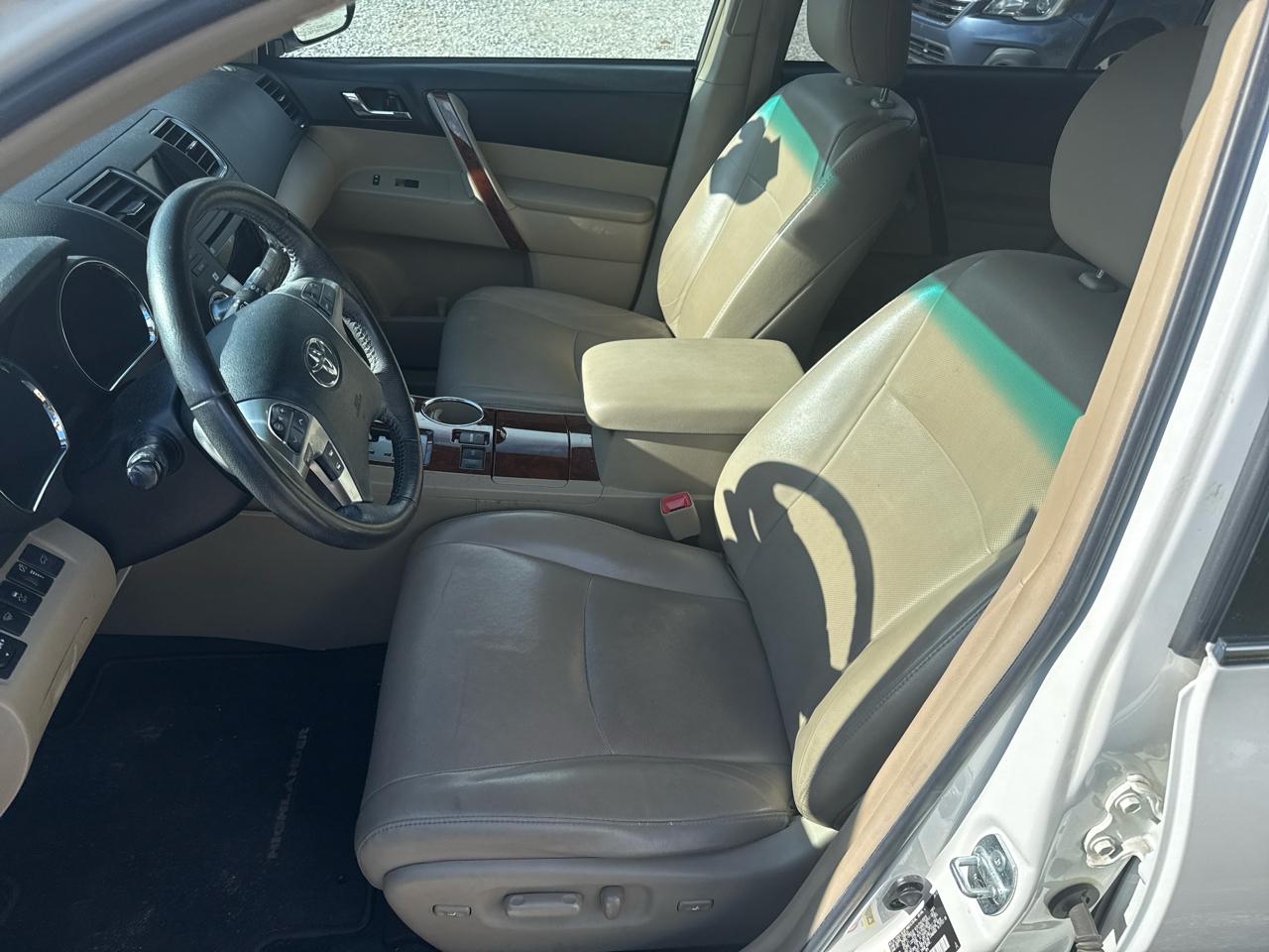 Toyota Highlander Limited 2WD 2012