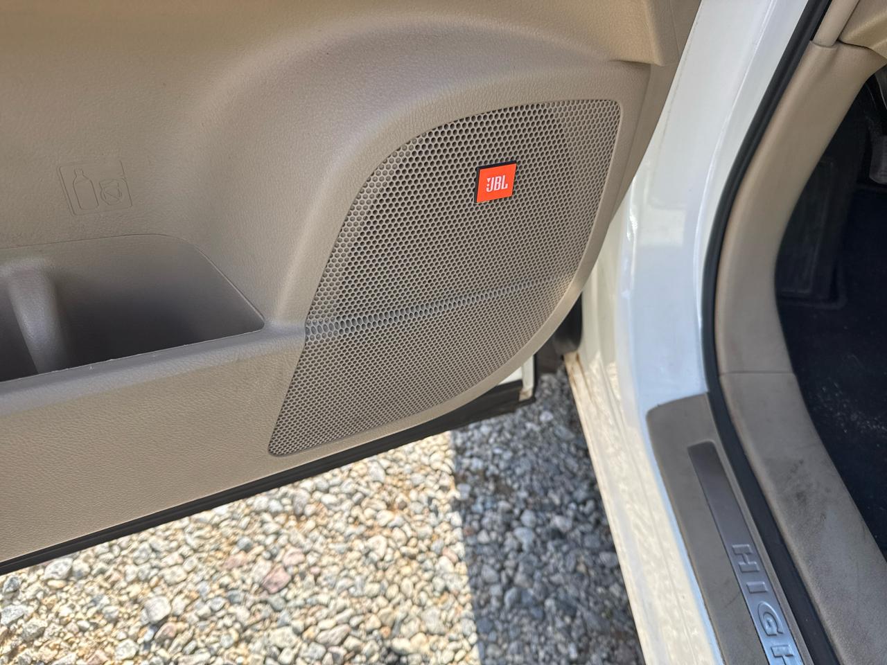 Toyota Highlander Limited 2WD 2012