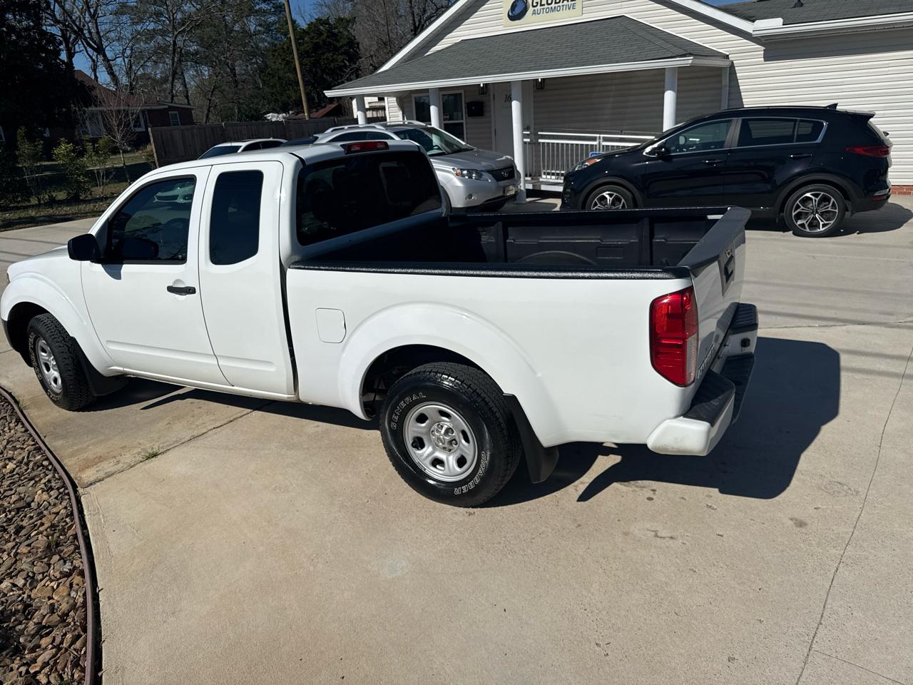 Nissan Frontier S King Cab I4 5AT 2WD 2018