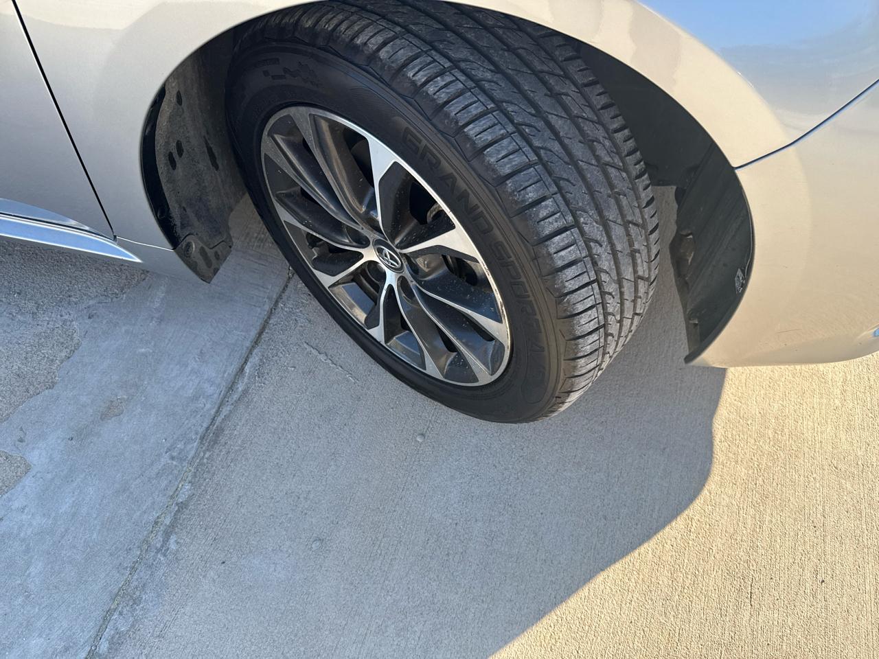 Toyota Avalon XLE Premium 2016