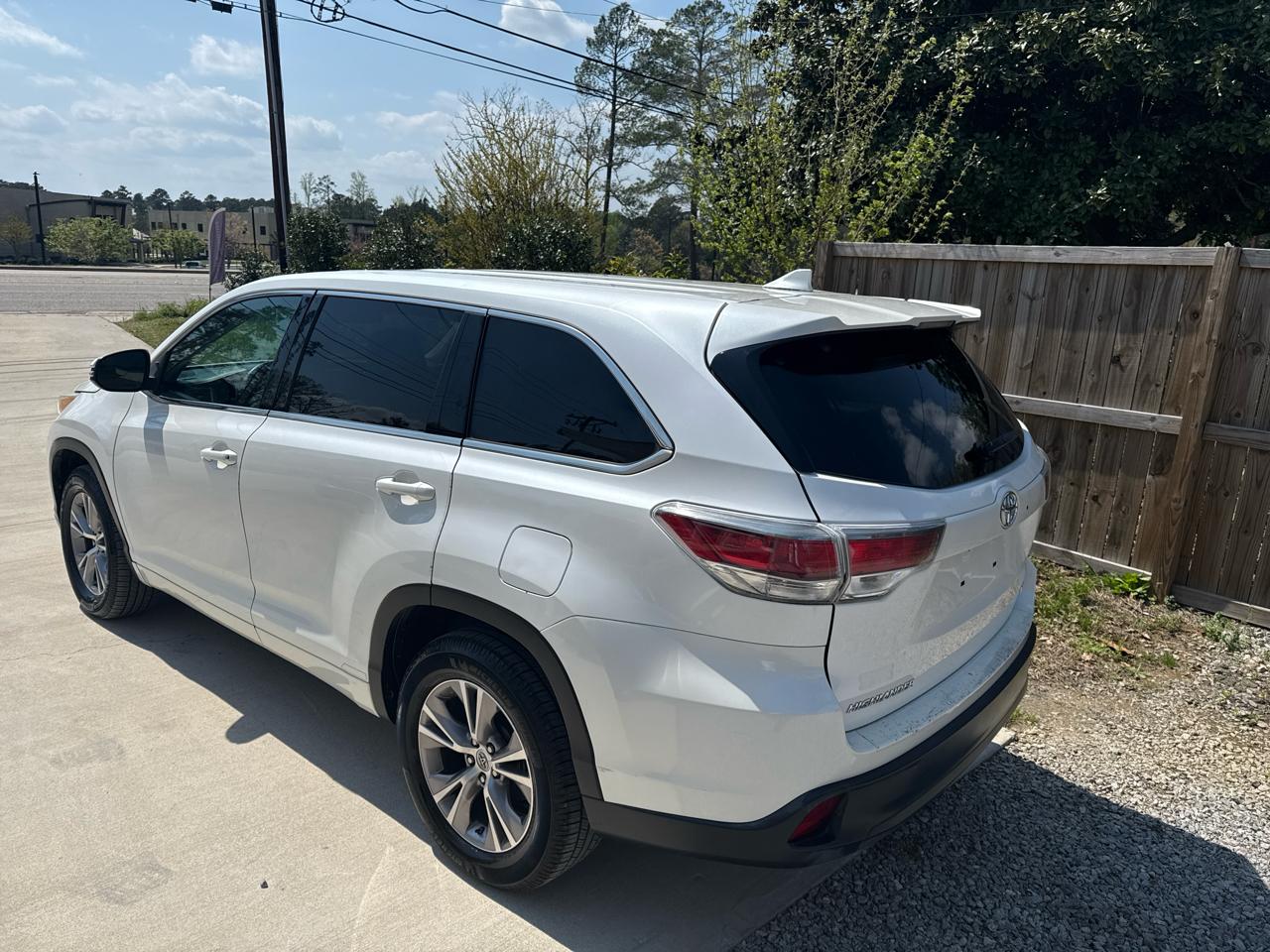 Toyota Highlander LE Plus FWD V6 2015