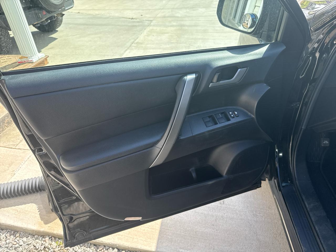 Toyota Highlander SE FWD V6 2013