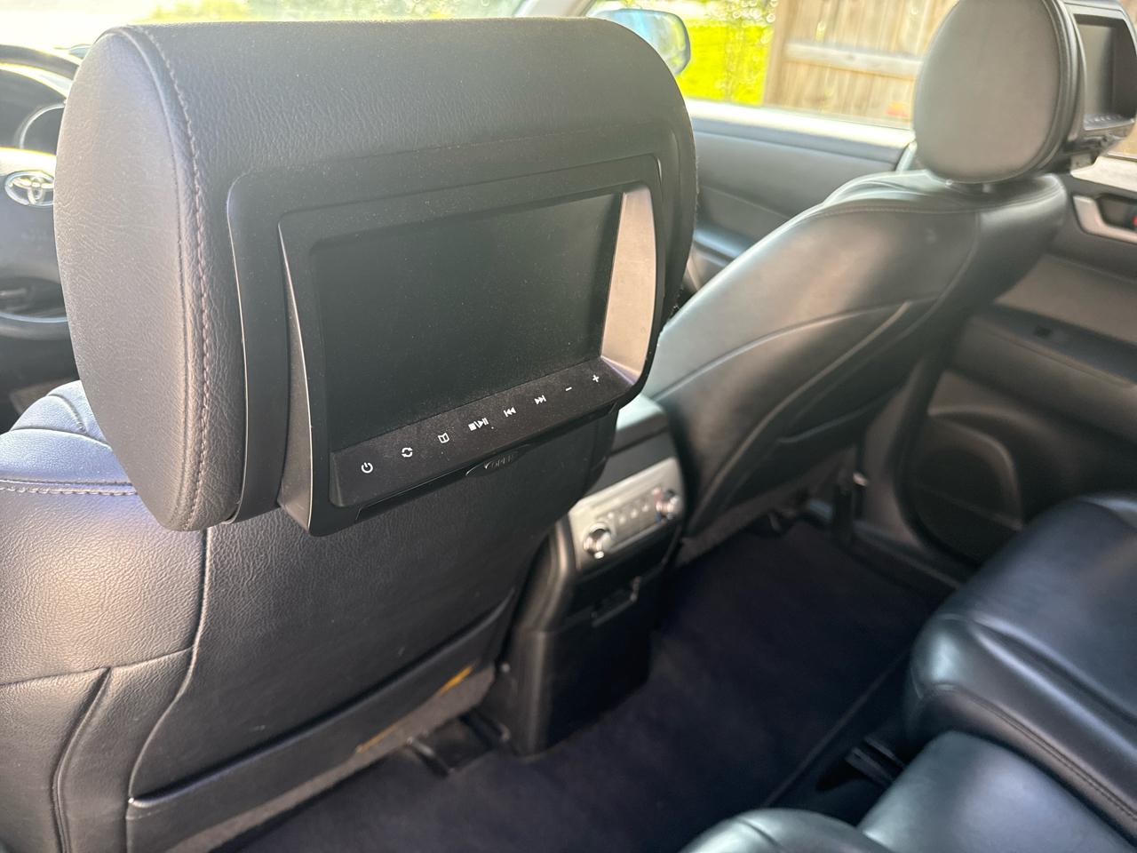 Toyota Highlander SE FWD V6 2013