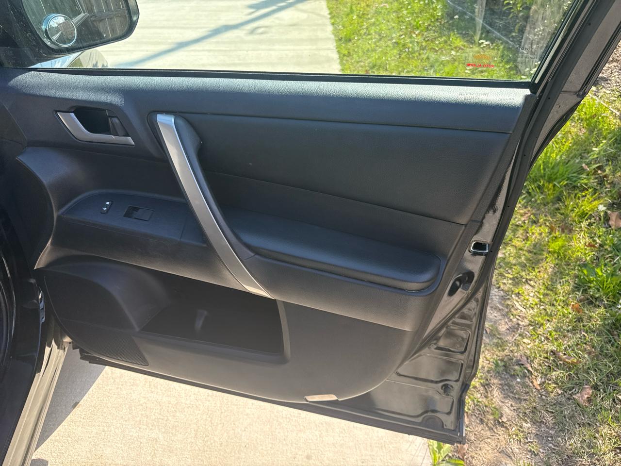 Toyota Highlander SE FWD V6 2013