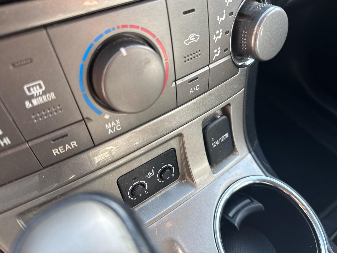 Toyota Highlander SE FWD V6 2013