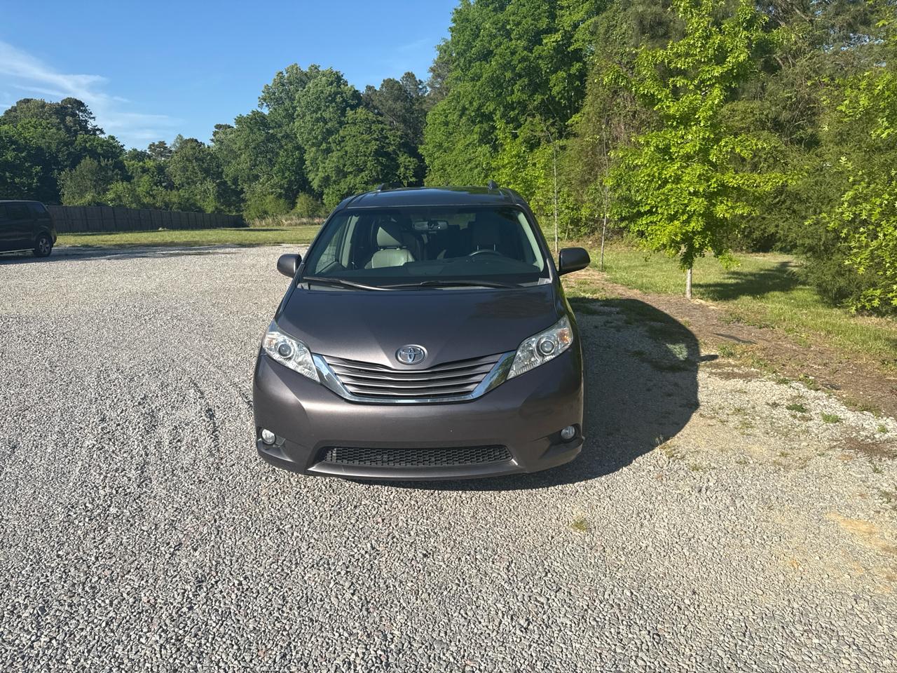 Toyota Sienna XLE FWD 8-Passenger V6 2015