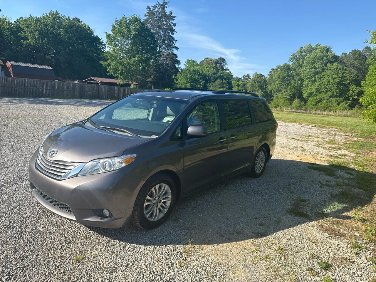 Toyota Sienna XLE FWD 8-Passenger V6 2015