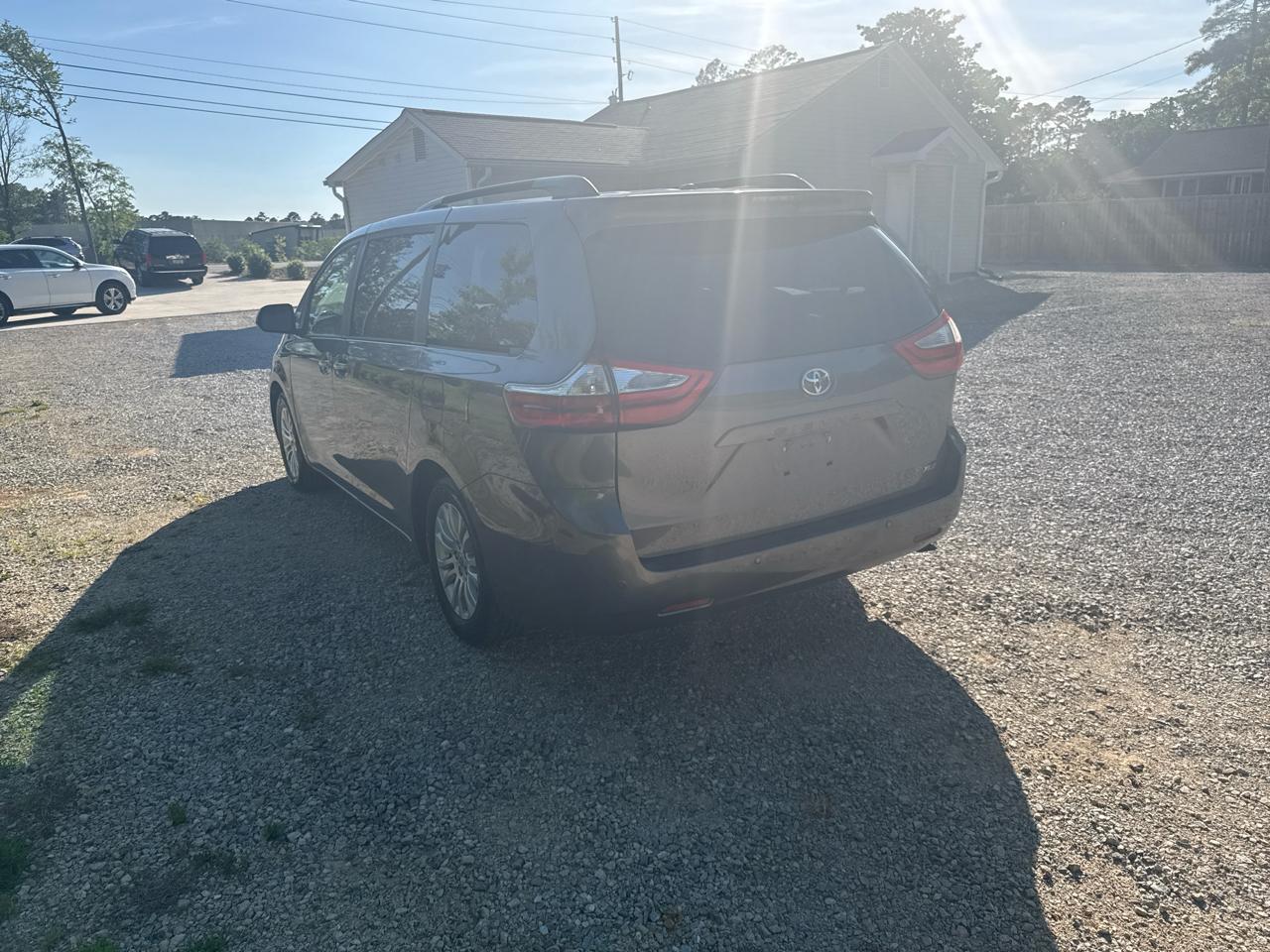 Toyota Sienna XLE FWD 8-Passenger V6 2015
