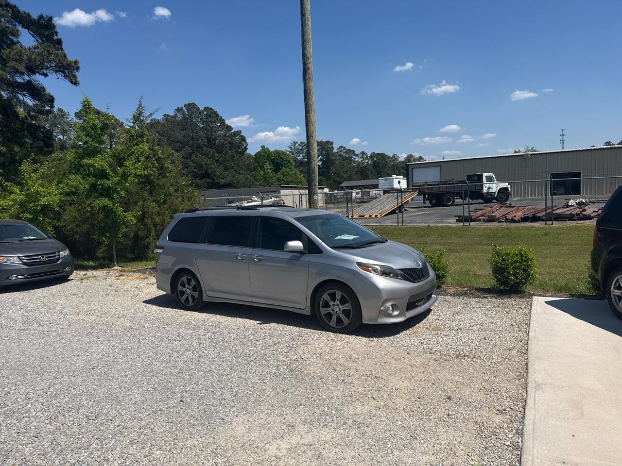 2017 Toyota Sienna SE 8-Passenger