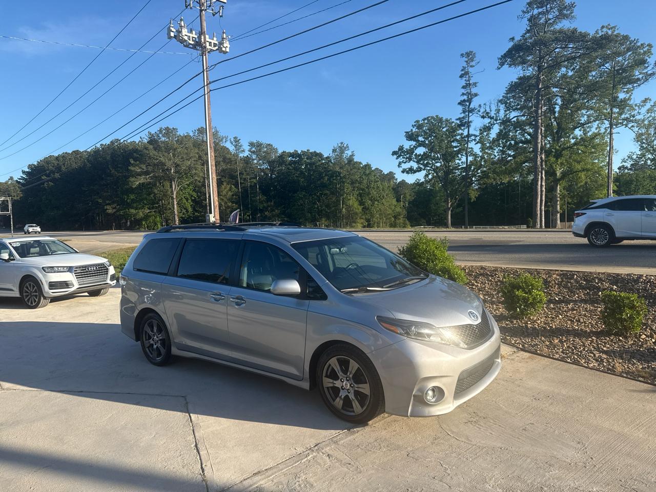 2017 Toyota Sienna SE 8-Passenger