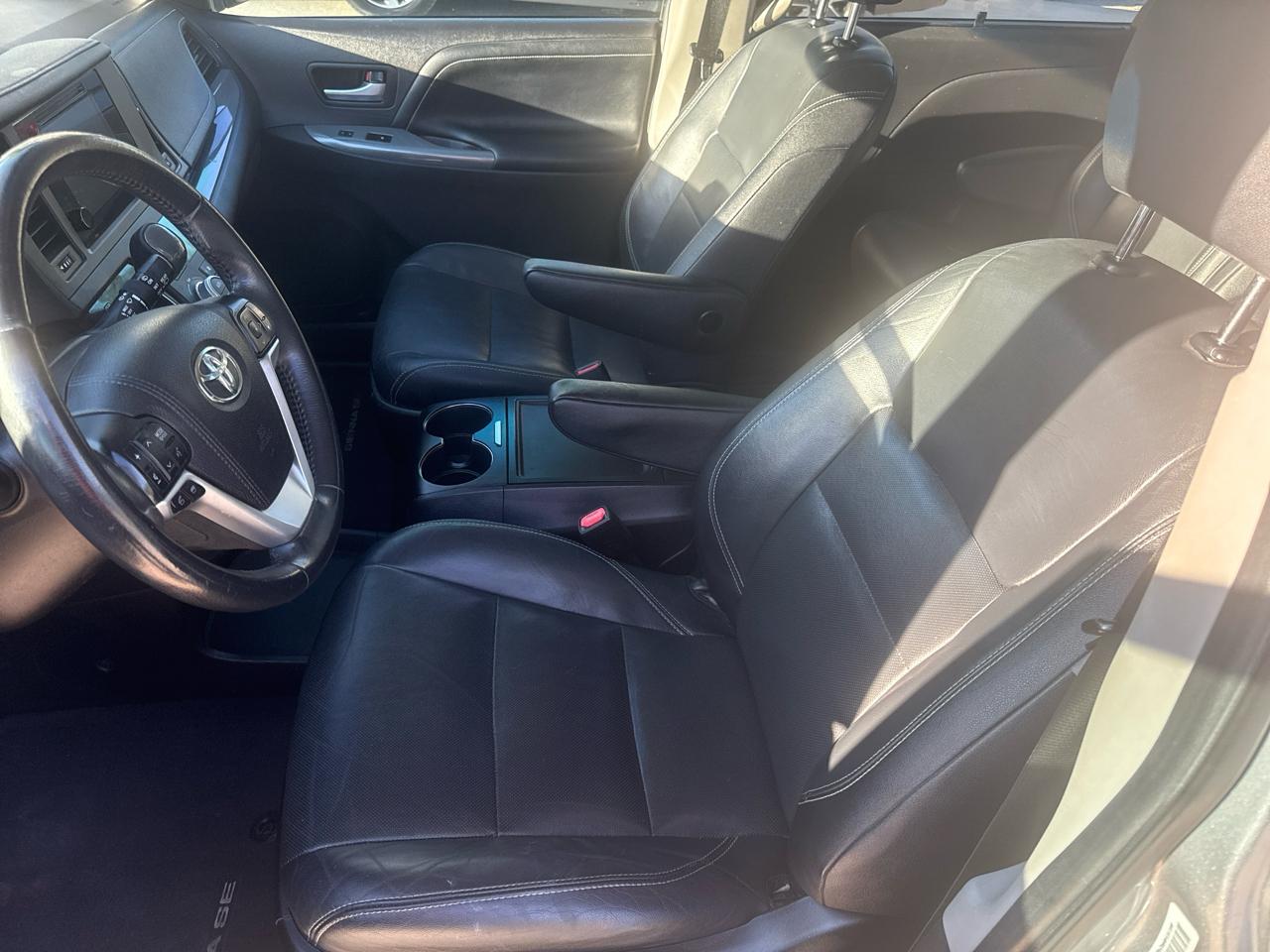Toyota Sienna SE 8-Passenger 2017