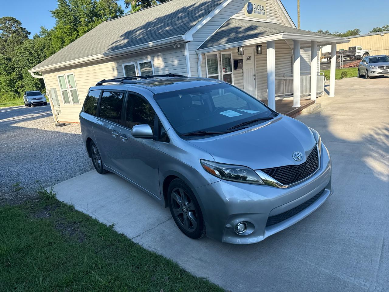 Toyota Sienna SE 8-Passenger 2017