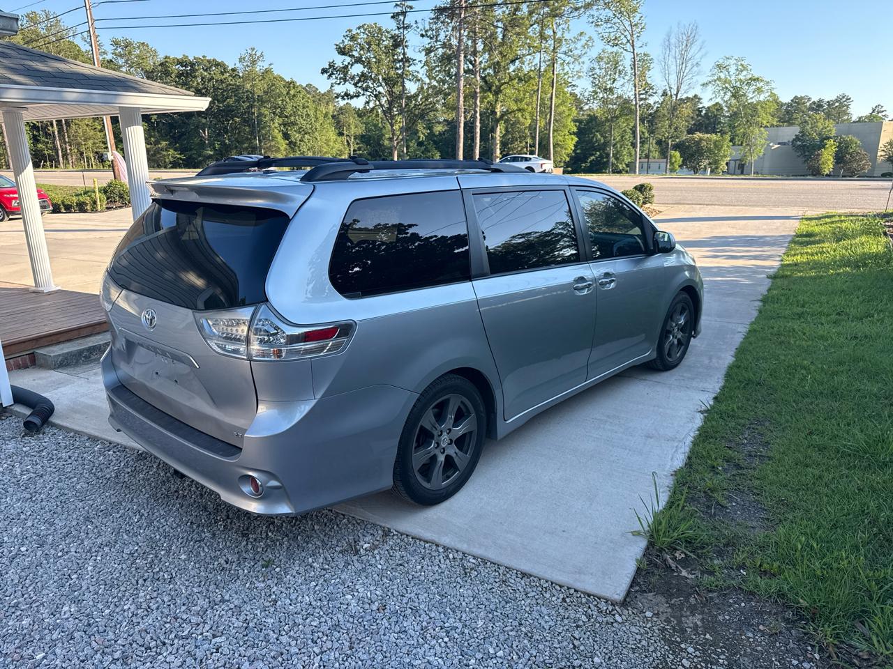 Toyota Sienna SE 8-Passenger 2017