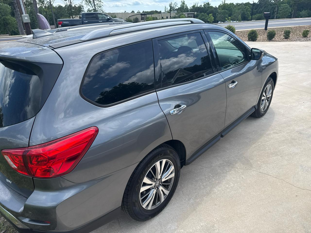 Nissan Pathfinder SV 2WD 2019