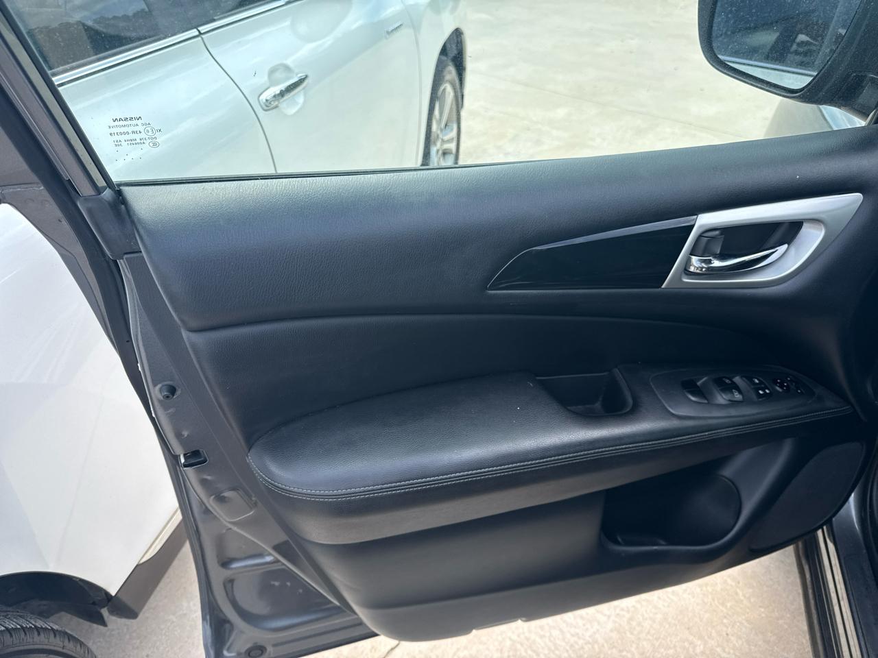 Nissan Pathfinder SV 2WD 2019