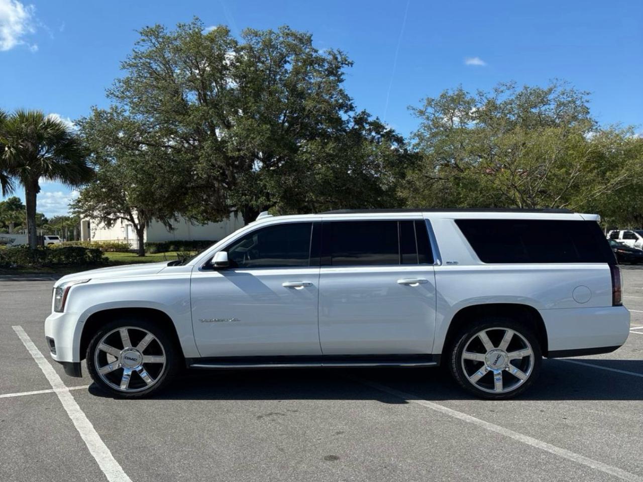 2017 GMC Yukon XL SLT 2WD