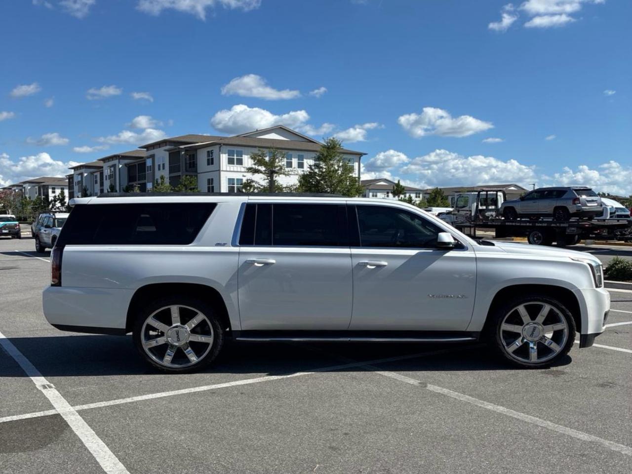 GMC Yukon XL SLT 2WD 2017