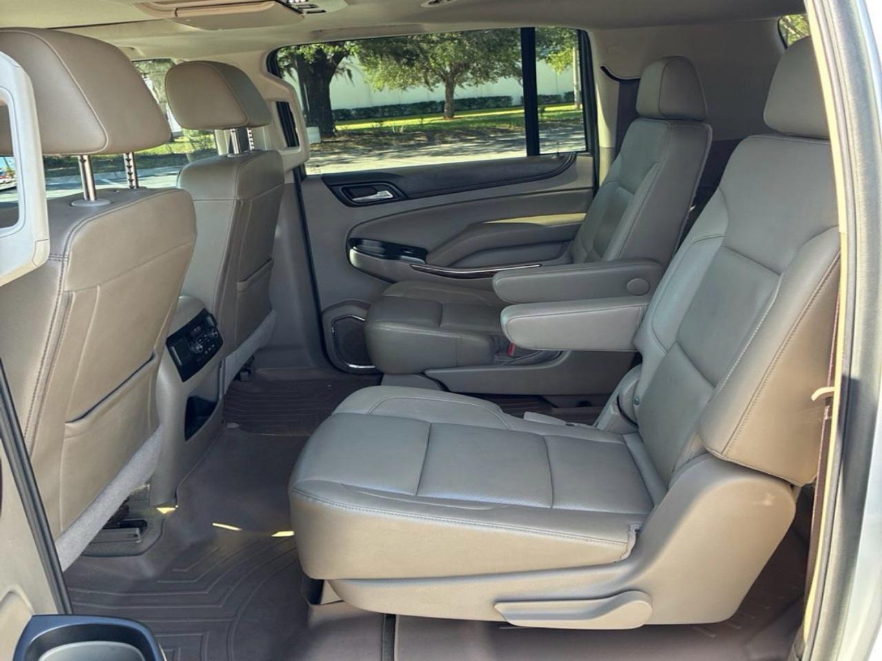 GMC Yukon XL SLT 2WD 2017