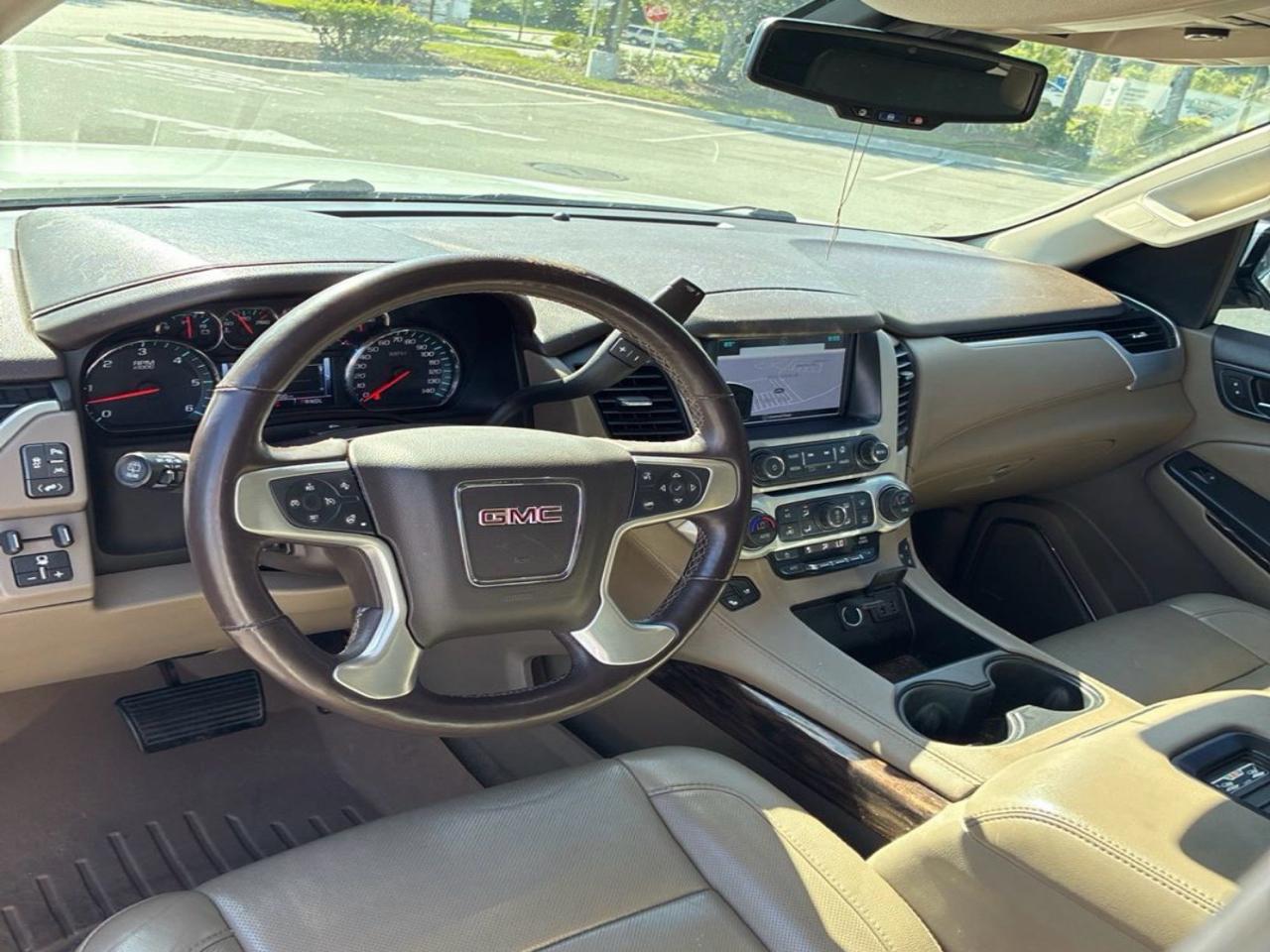 GMC Yukon XL SLT 2WD 2017