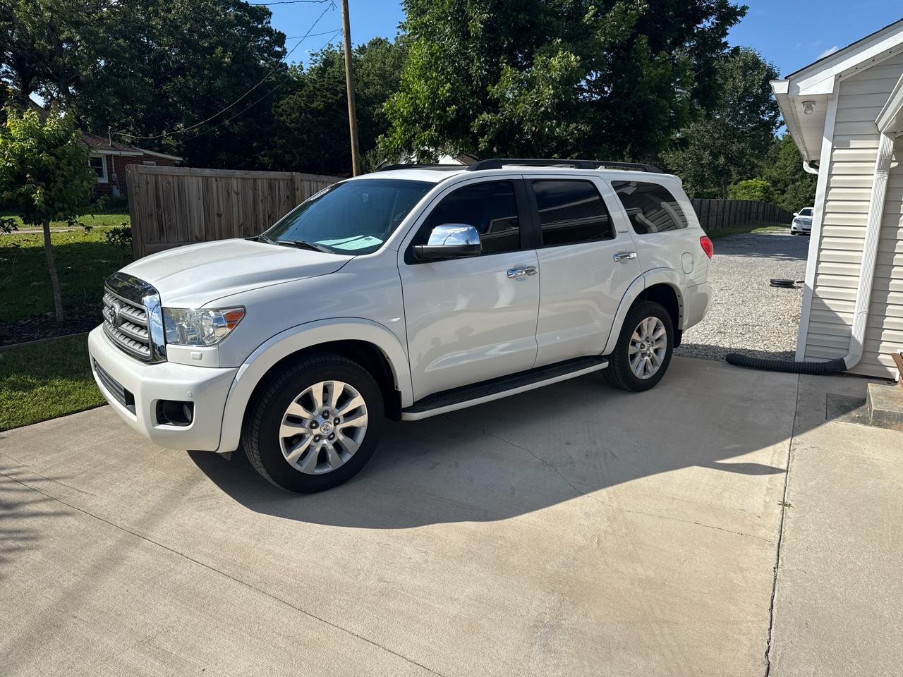Toyota Sequoia Plantium 4WD FFV 2013