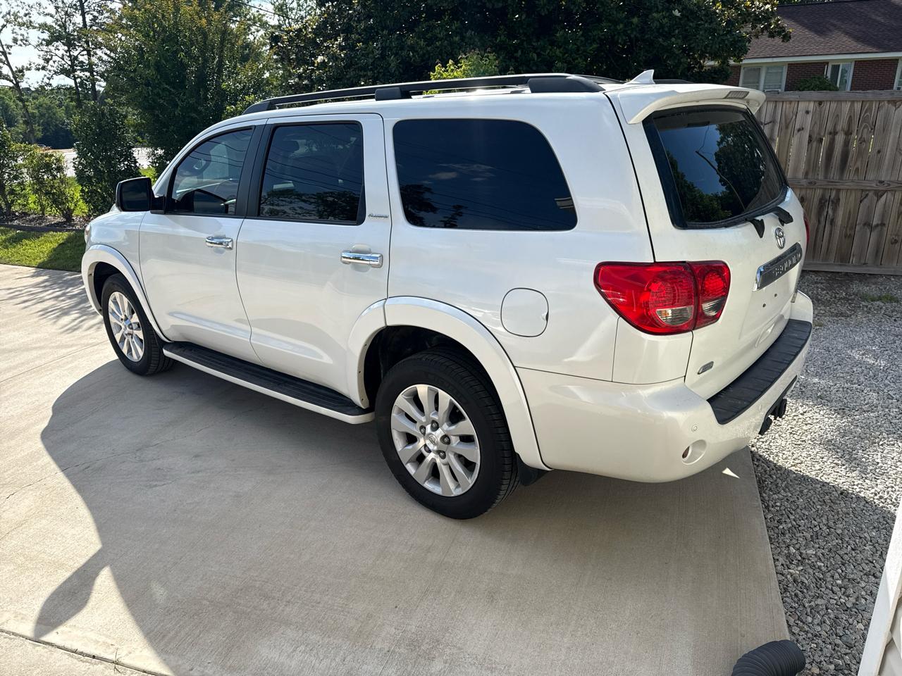 Toyota Sequoia Plantium 4WD FFV 2013