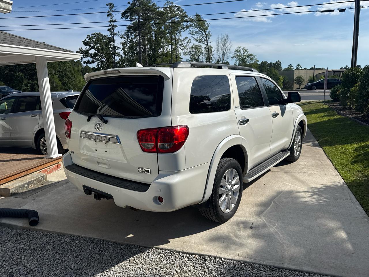 Toyota Sequoia Plantium 4WD FFV 2013