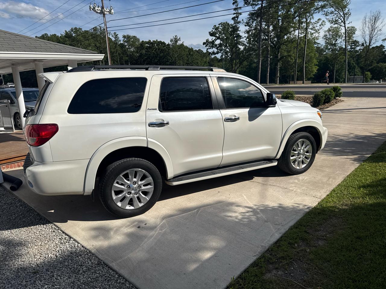 Toyota Sequoia Plantium 4WD FFV 2013