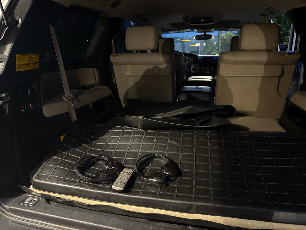 Toyota Sequoia Plantium 4WD FFV 2013