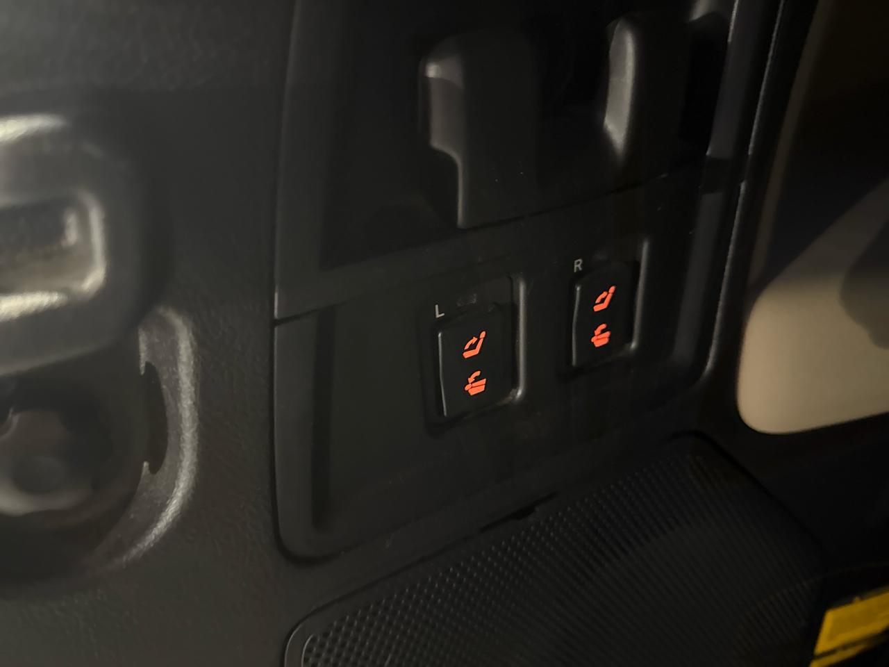 Toyota Sequoia Plantium 4WD FFV 2013