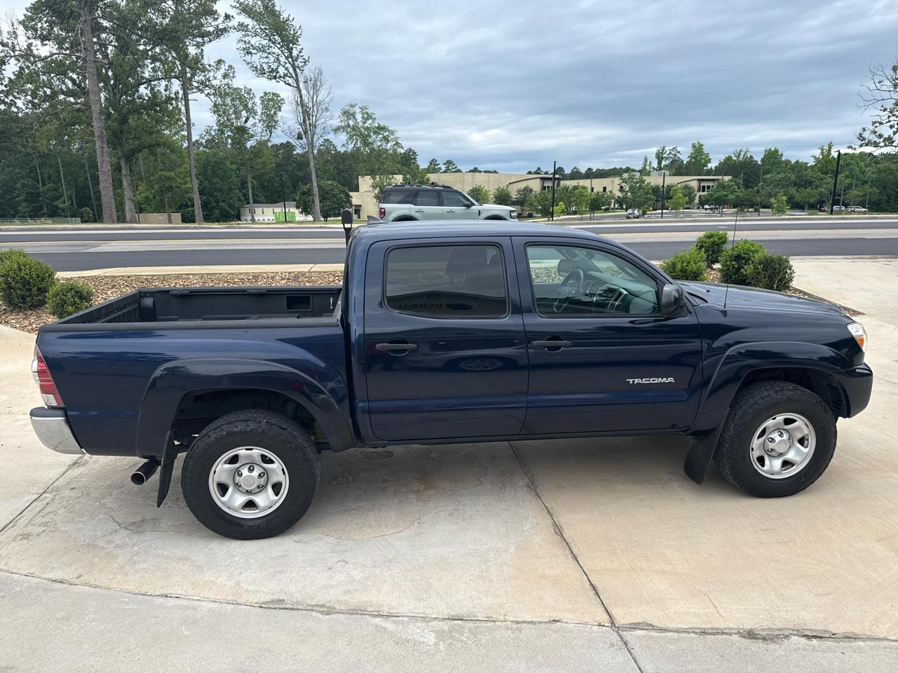 Toyota Tacoma PreRunner Double Cab V6 Auto 2WD 2012