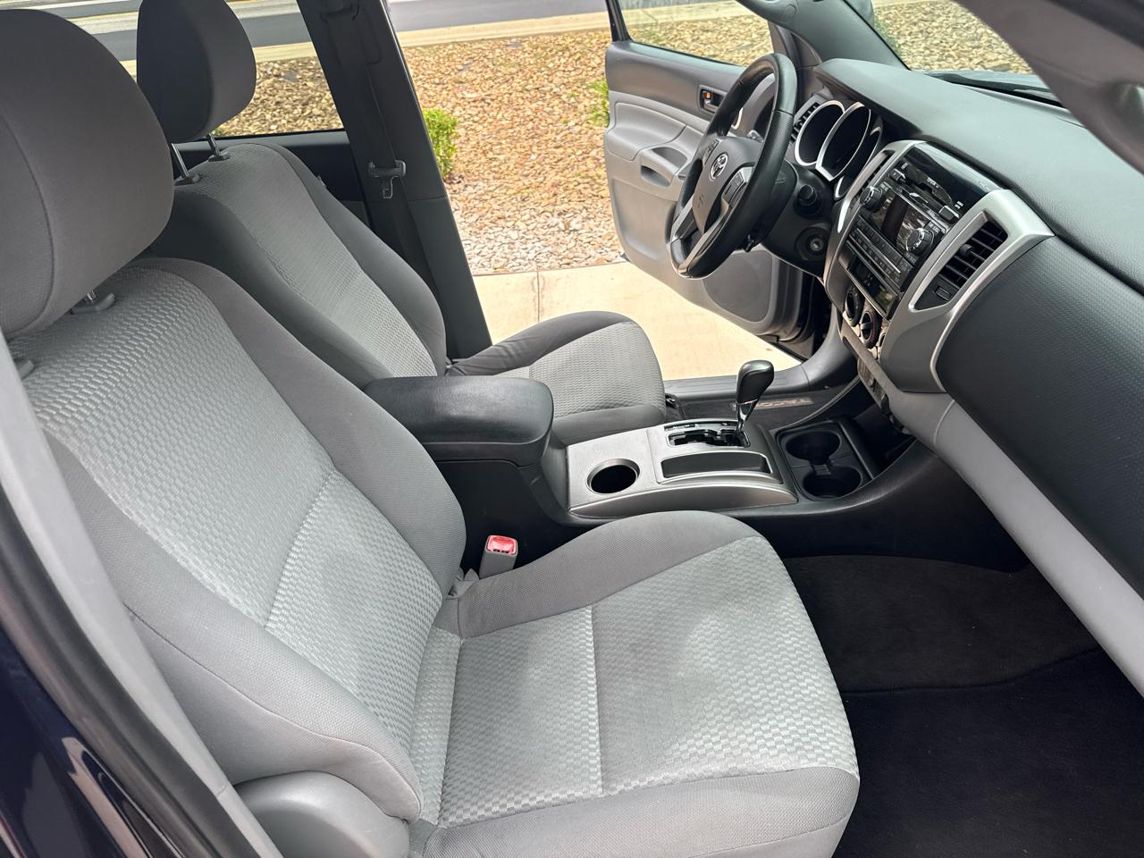 Toyota Tacoma PreRunner Double Cab V6 Auto 2WD 2012