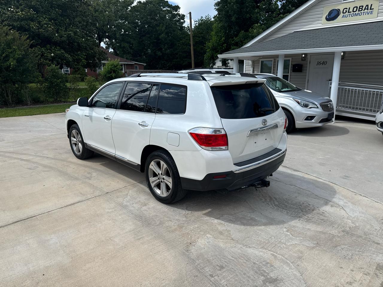 Toyota Highlander Limited 2WD 2013