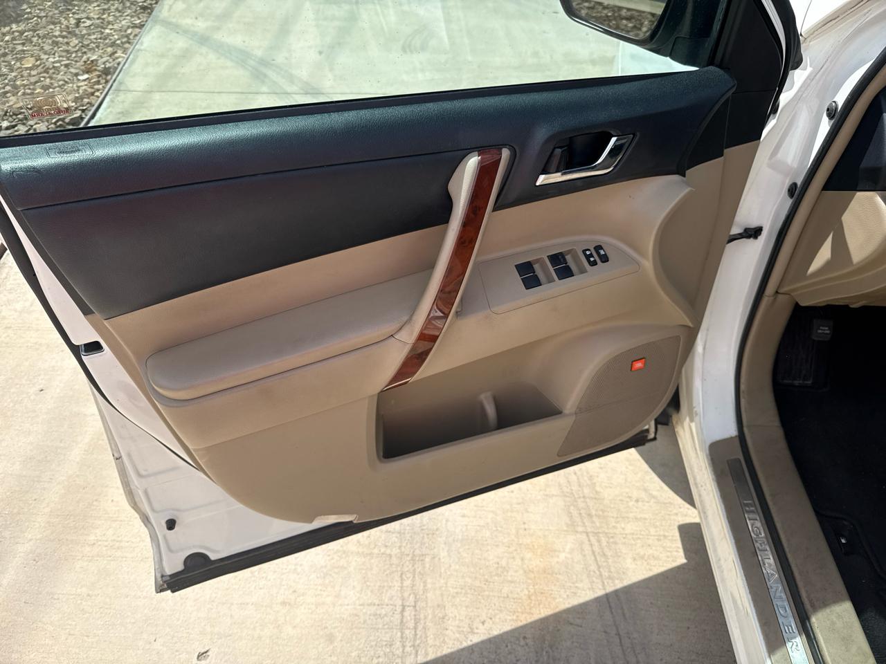 Toyota Highlander Limited 2WD 2013