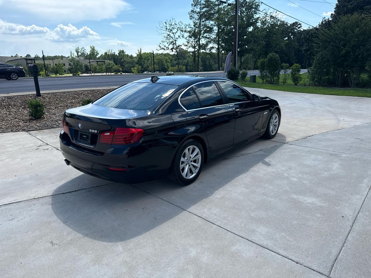 2016 BMW 5 Series 528i - Photo 9