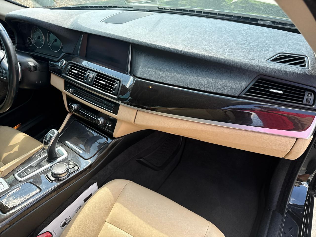 2016 BMW 5 Series 528i - Photo 22