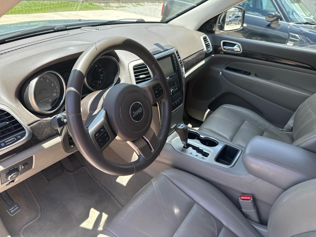 2013 Jeep Grand Cherokee Laredo - Photo 12